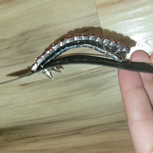 NWT Red & Silver Rhinestone Earrings - Picture 4 of 6